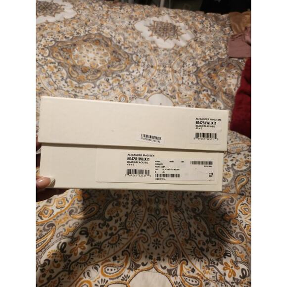 McQueen Men Oversized Runner - Picture 4 of 7